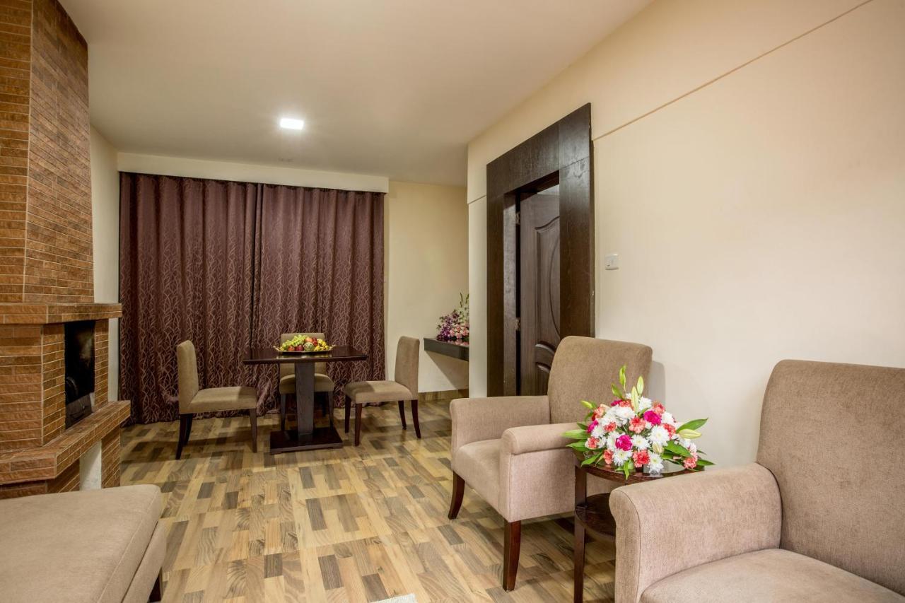 Hotel Lakeview Ooty Kültér fotó