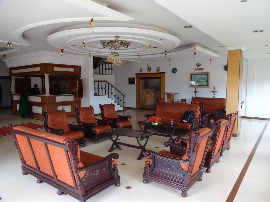 Hotel Lakeview Ooty Kültér fotó