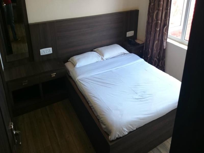 Hotel Lakeview Ooty Kültér fotó