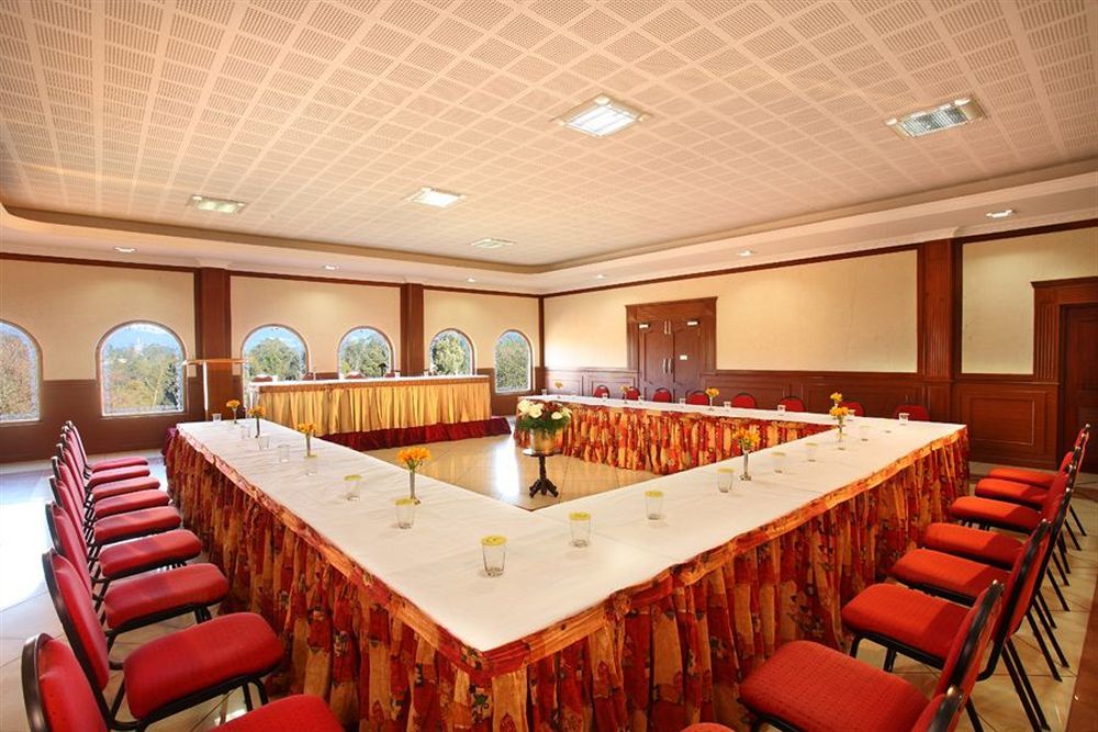 Hotel Lakeview Ooty Kültér fotó
